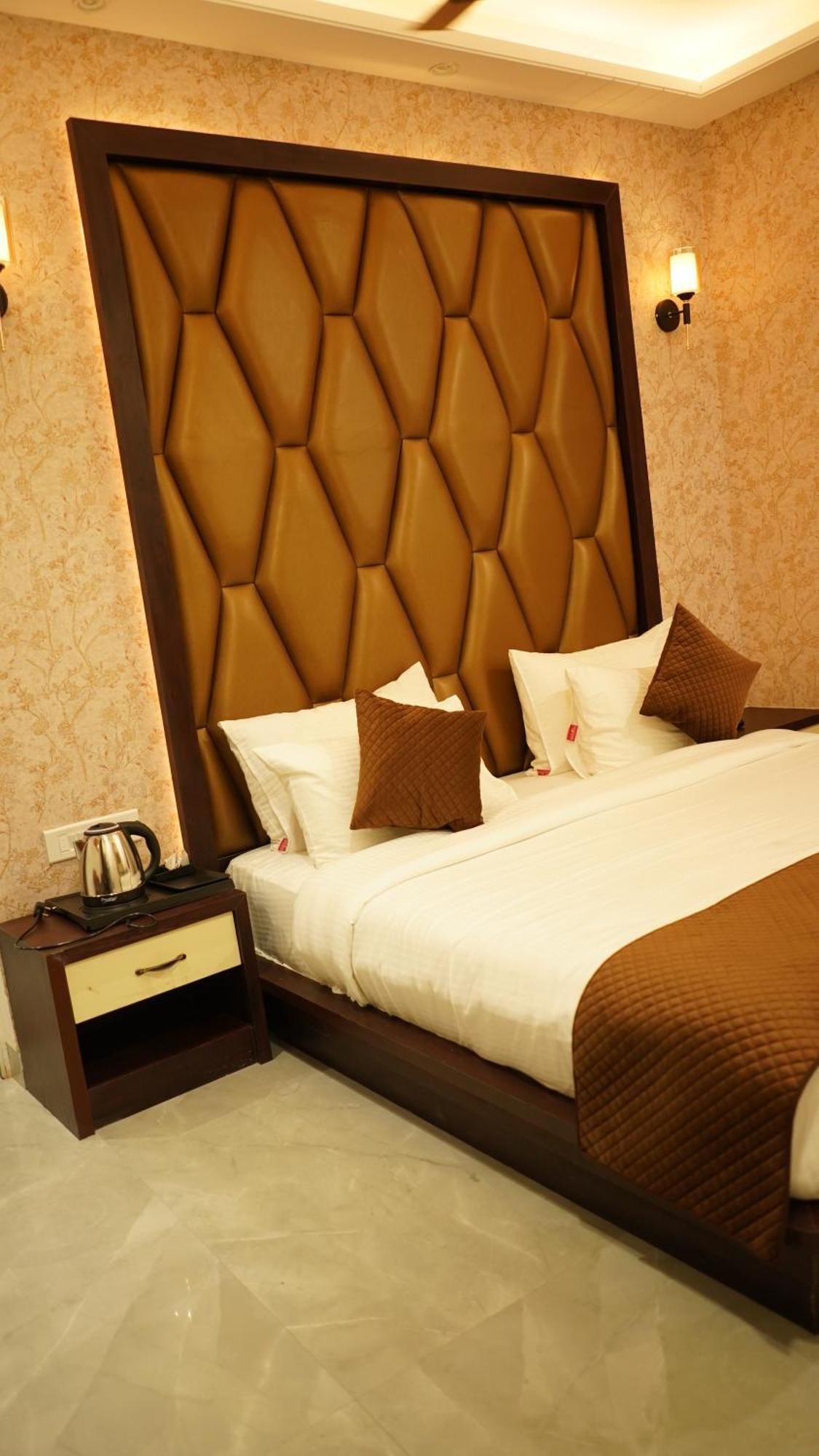 Hotel Silver Pearl Alīgarh Εξωτερικό φωτογραφία