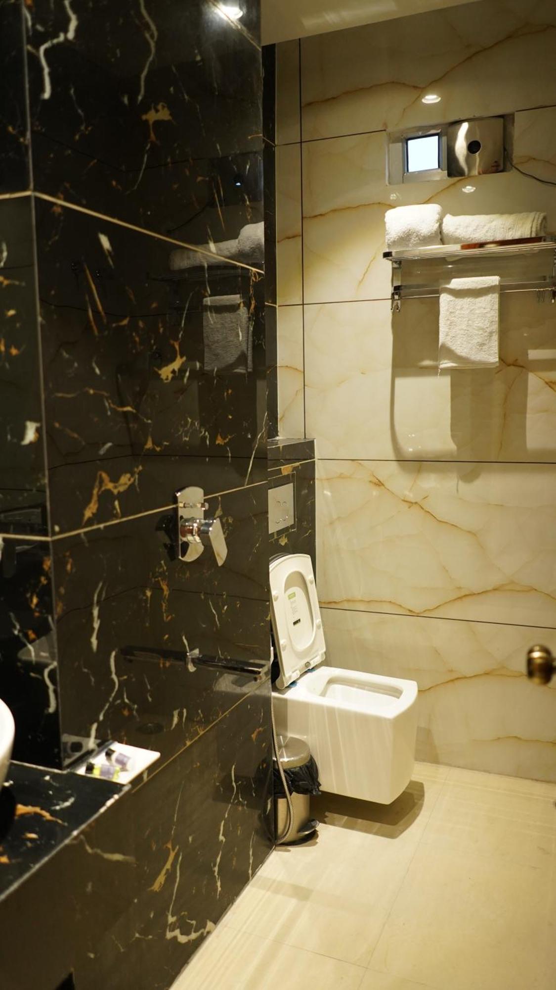 Hotel Silver Pearl Alīgarh Εξωτερικό φωτογραφία