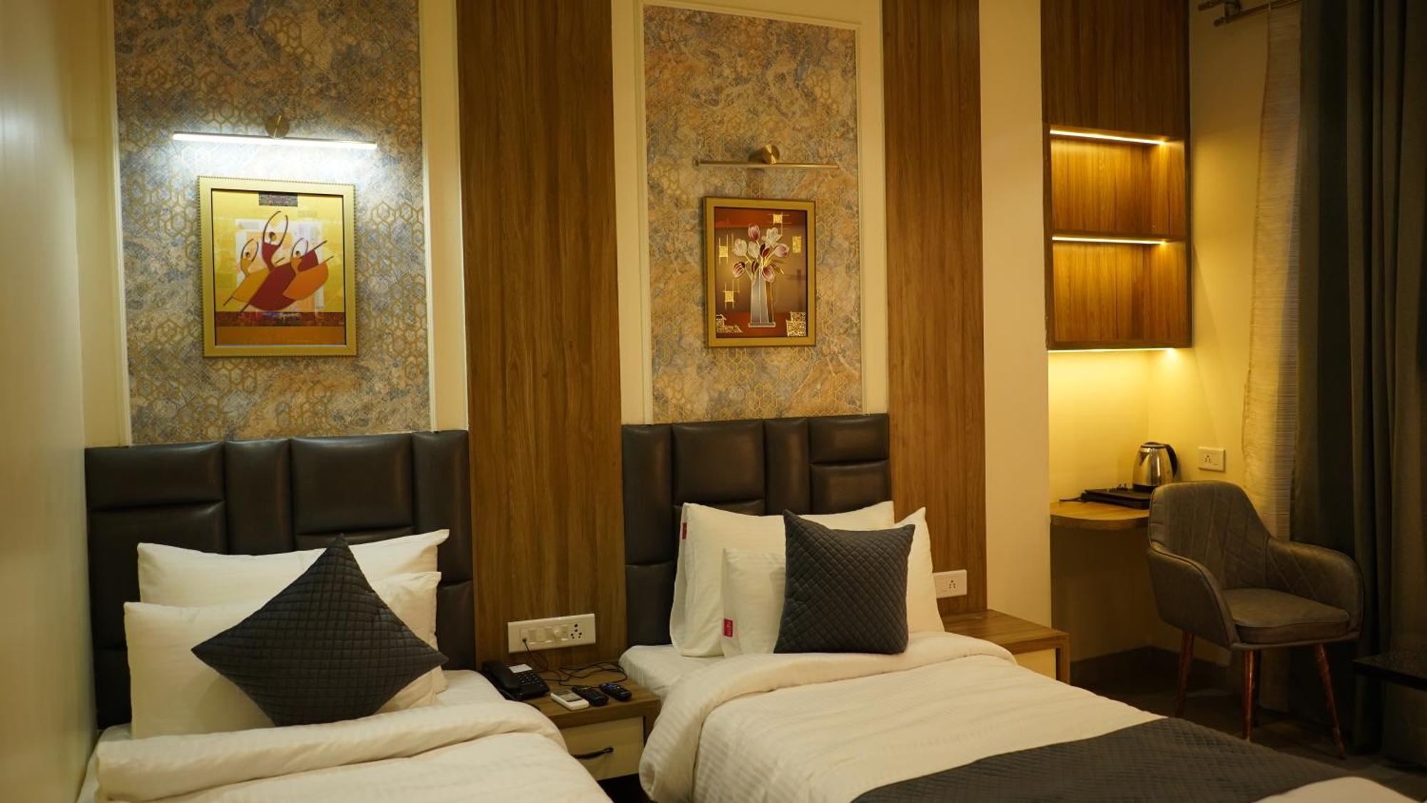 Hotel Silver Pearl Alīgarh Εξωτερικό φωτογραφία